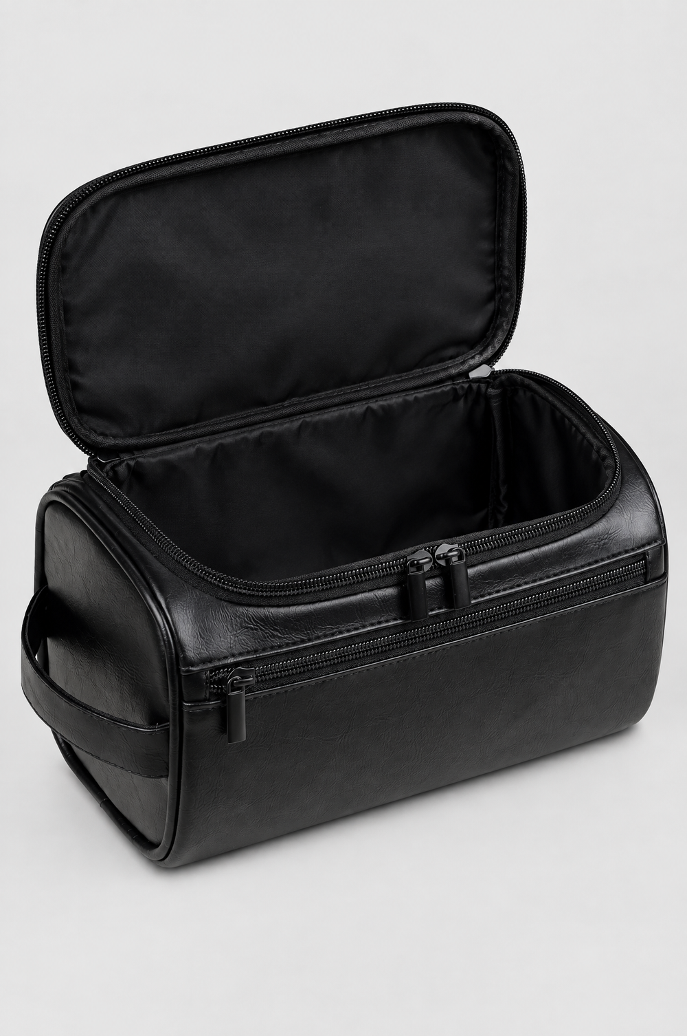 Men's Leather-Look Wash Bag in Black – The Aldersgate by WARDLEY