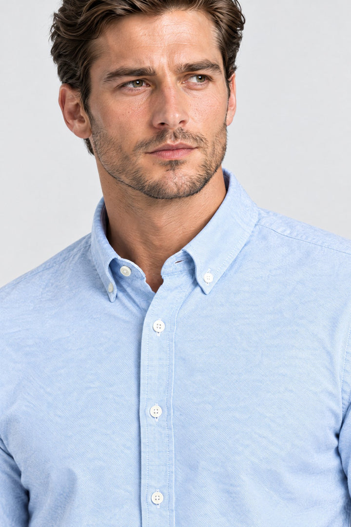 The Chelsea Oxford Shirt in Sky Blue, detail