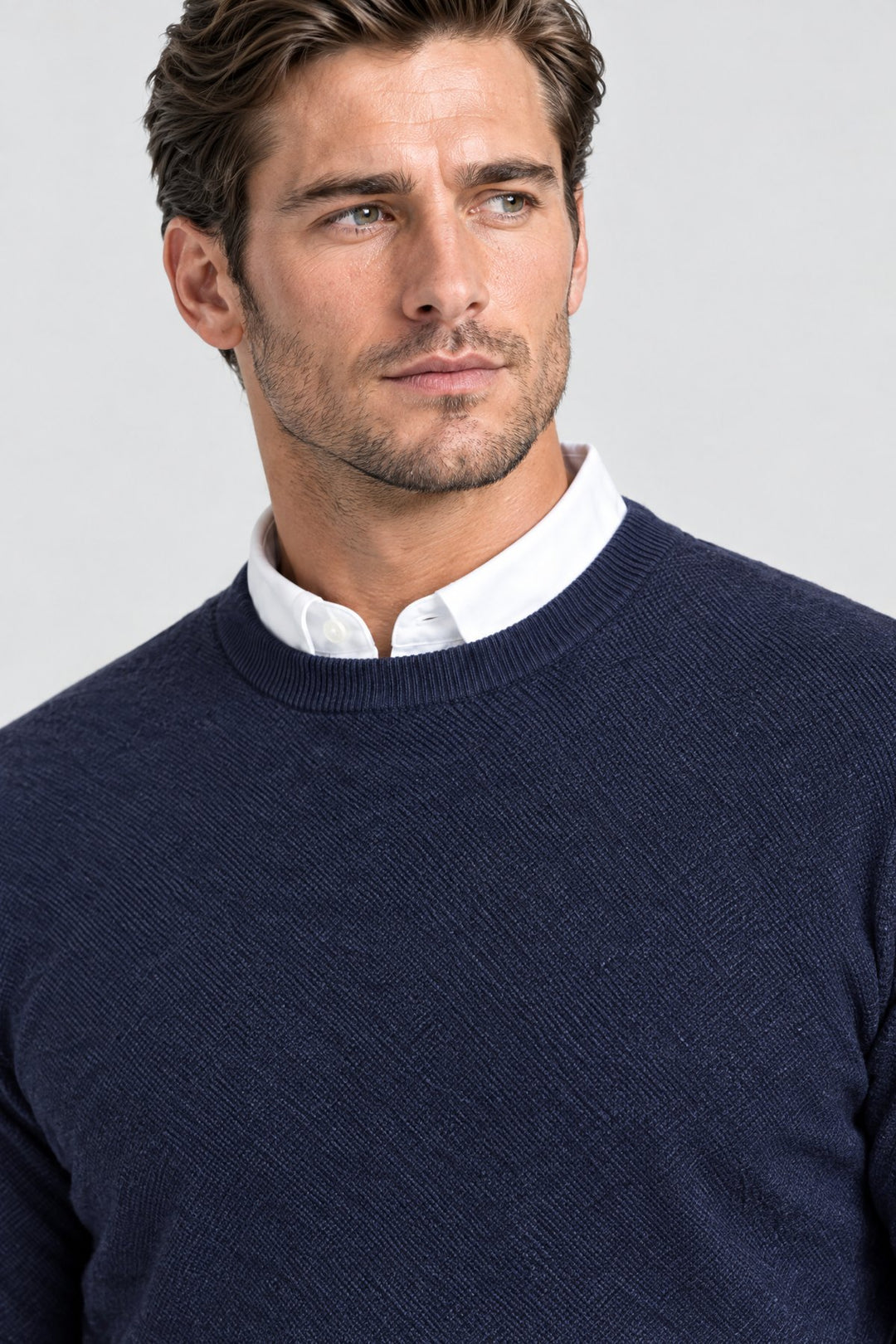 The Chiltern Crewneck in Navy, detail