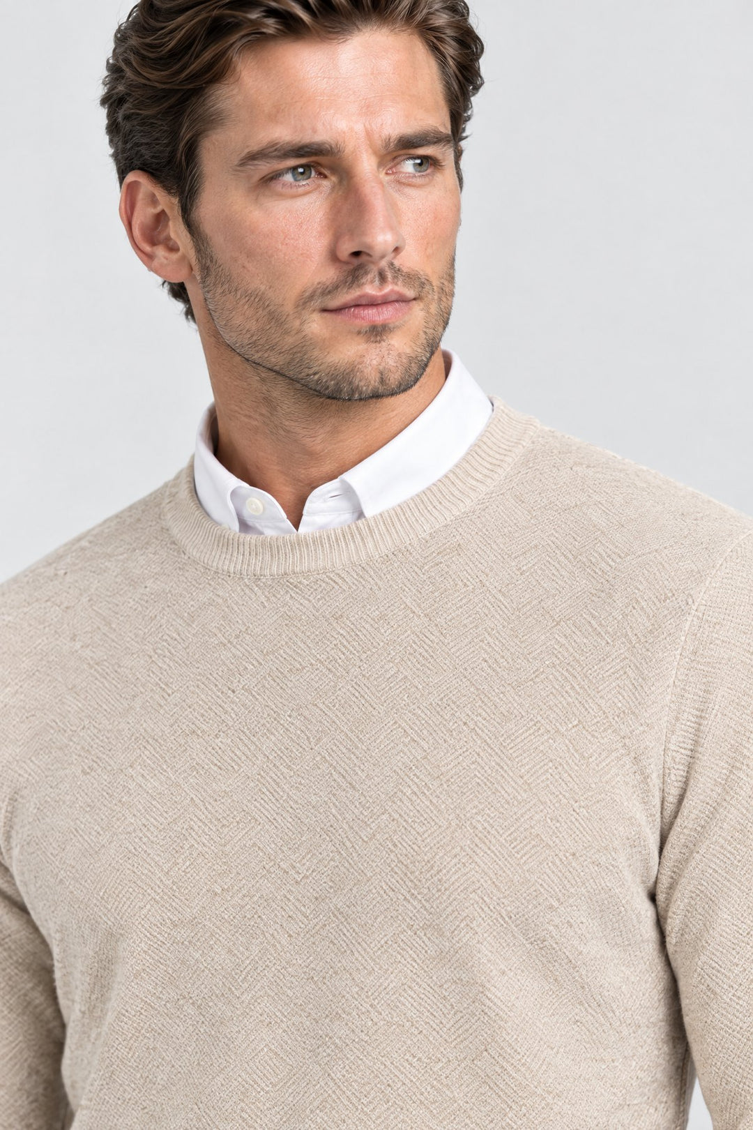 The Chiltern Crewneck in Oat, detail