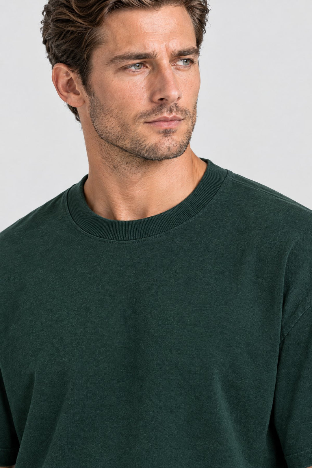 The Essential Heavyweight Tee in Forest, detail