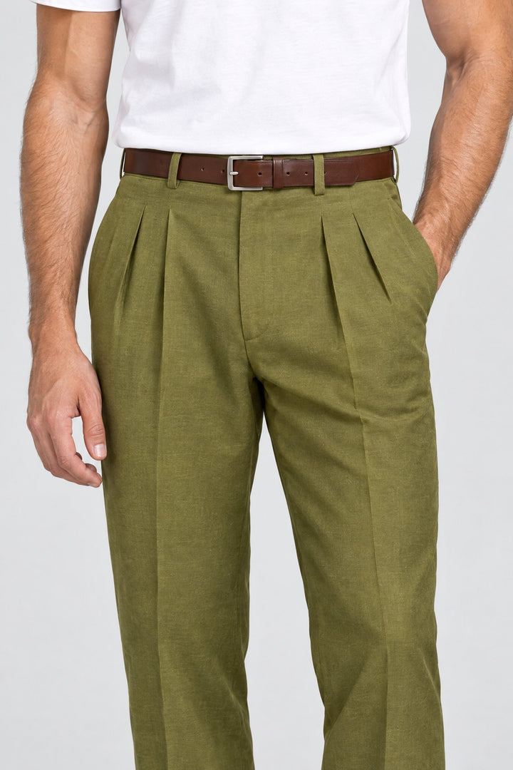 The Henley Pleated Trouser in Olive, detail